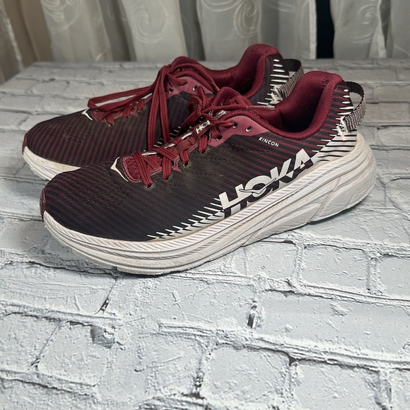 HOKA ONE Women’s RINCON 2 1110515 Running Shoes size 9 Burgundy Wine - Picture 1 of 16